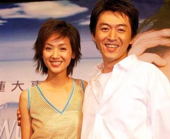 她醜到差點被送人！「曾拒劉德華求婚」錯愛12年男友分手　嫁圈外人「再露面」一家低調吃路邊攤