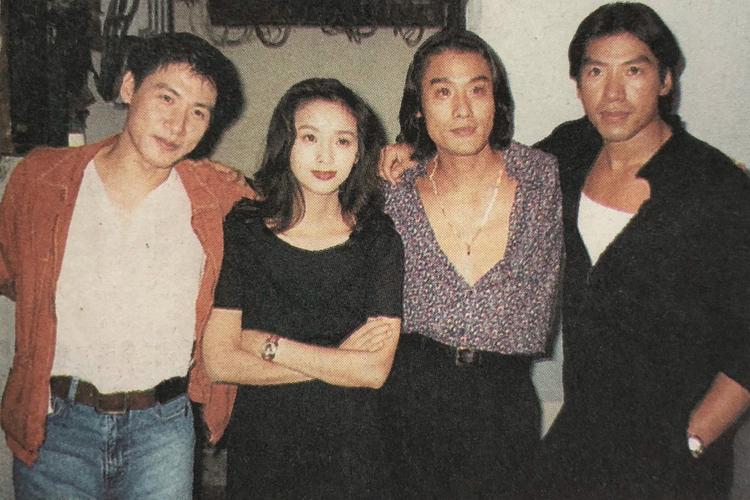 她醜到差點被送人！「曾拒劉德華求婚」錯愛12年男友分手　嫁圈外人「再露面」一家低調吃路邊攤