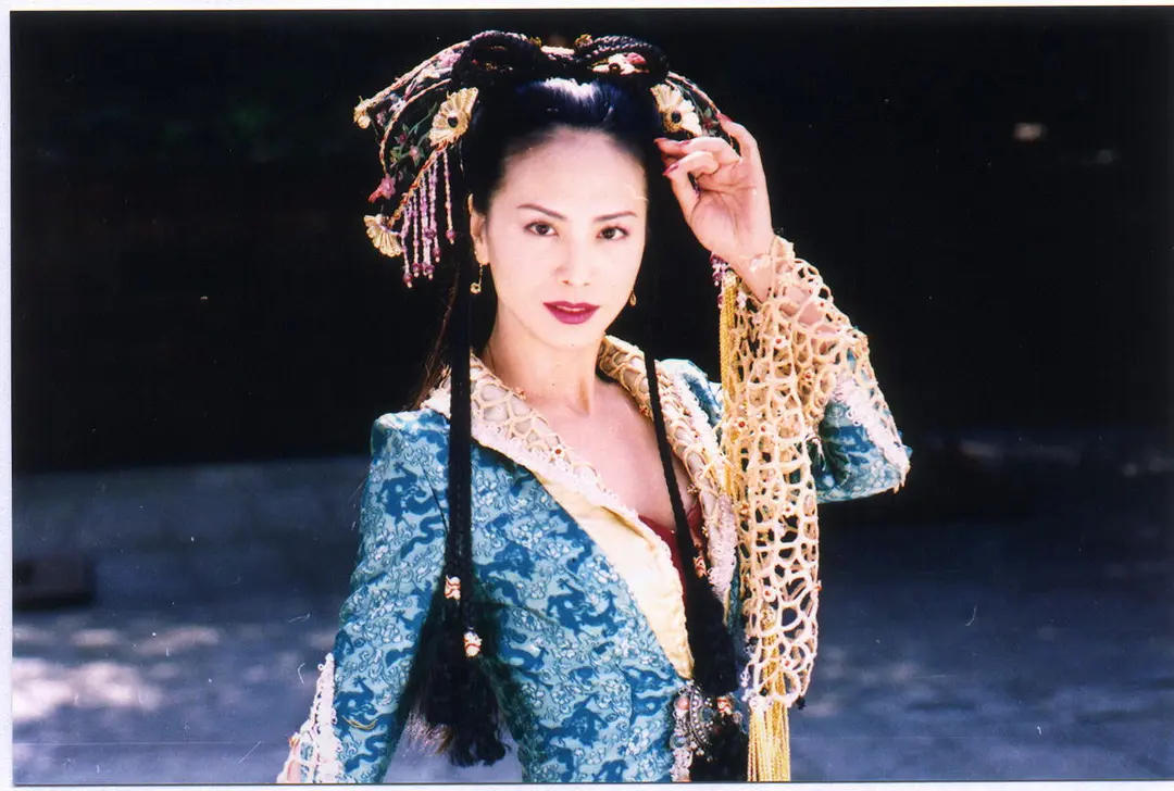 太敢說！她曾直言「看不起劉嘉玲」林志玲是包裝美女　今追憶「雄霸」又大膽曝其真實面目