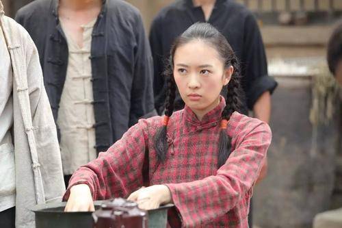 被封小章子怡！與老師偷情「被星二代男友」毆打名聲盡損　後嫁大17歲富商「奪視后翻身」