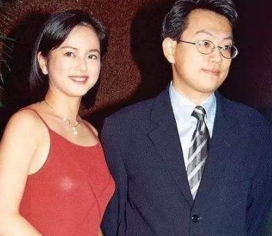 她是林志穎初戀！被豪門老公「曝閨房秘事」受萬人唾棄　落魄「當售樓小姐」花7年考碩士翻身