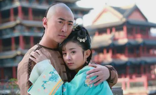 3段感情全錯付！遇初戀劈腿「被罵豬嘴沒學歷」　34歲奉子成婚「嫁高富帥」又閃離