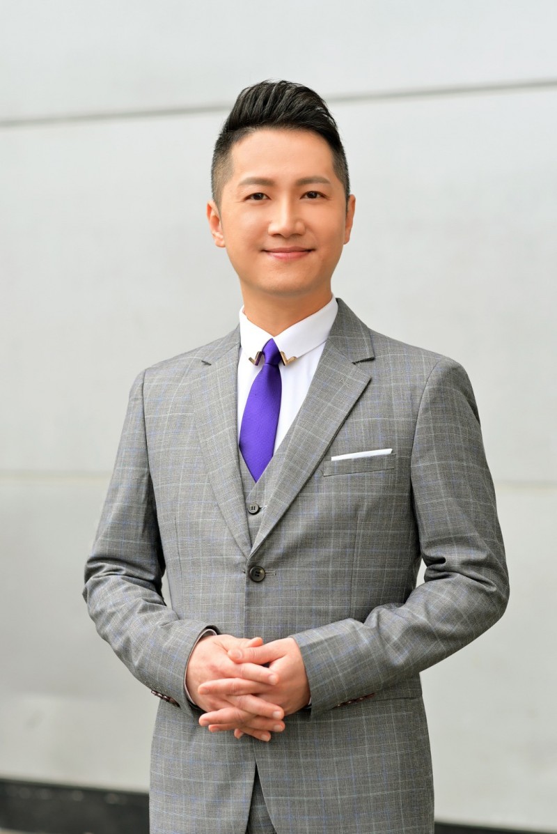  連邰智源都佩服！主播「全程台語播報」咬字發音超專業　「新詞彙不照字面直翻」超強資歷被楊麗花欽點