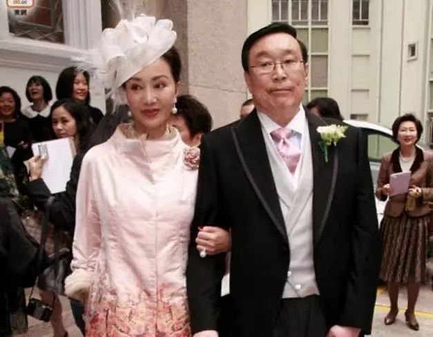 隱忍40餘年不挪窩！熬到老公去世「獨佔百億遺產」　成功將「各路情婦私生子」趕出家門