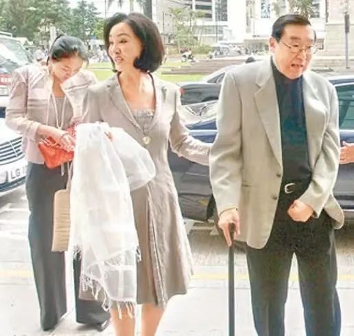 隱忍40餘年不挪窩！熬到老公去世「獨佔百億遺產」　成功將「各路情婦私生子」趕出家門