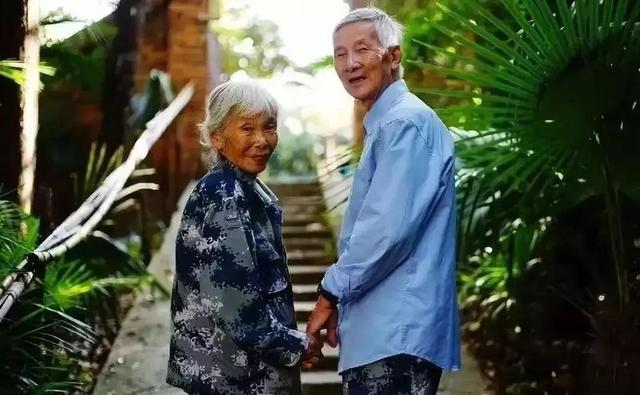 以為是詐騙！八旬老夫妻「開口要拿出4千萬積蓄」銀行嚇得報警　查出驚人身分「一生救過無數人」敬佩萬分