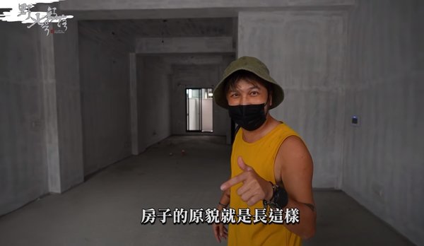 想讓爸媽住舒適！KID打拚20年「買下三層樓電梯透天」奉養父母　還送新車給爸爸「背後藏滿滿孝心」