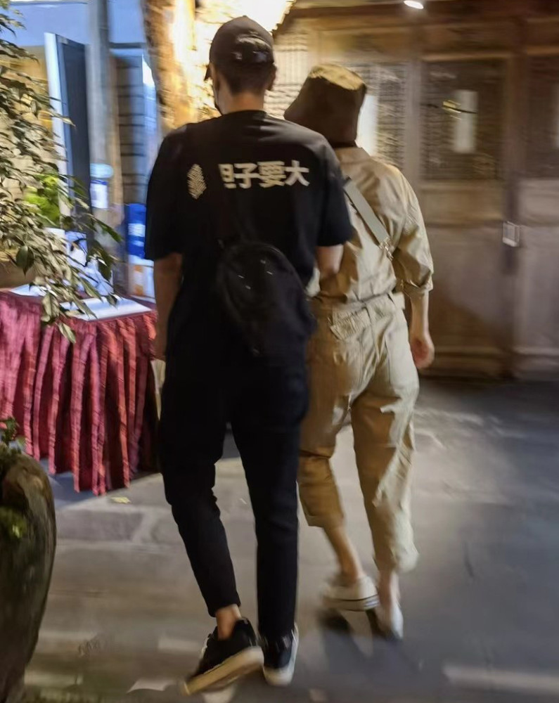 分隔2地也不怕！高圓圓訂下「2小時約定」保鮮感情　被偶遇「趙又廷背後4字」顯家庭地位