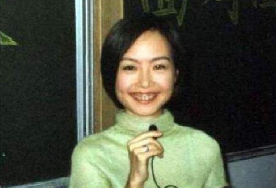 她二婚嫁初戀！為保持「80斤身材」只吃10粒米　49歲稱「沒空生孩子」：我晚熟