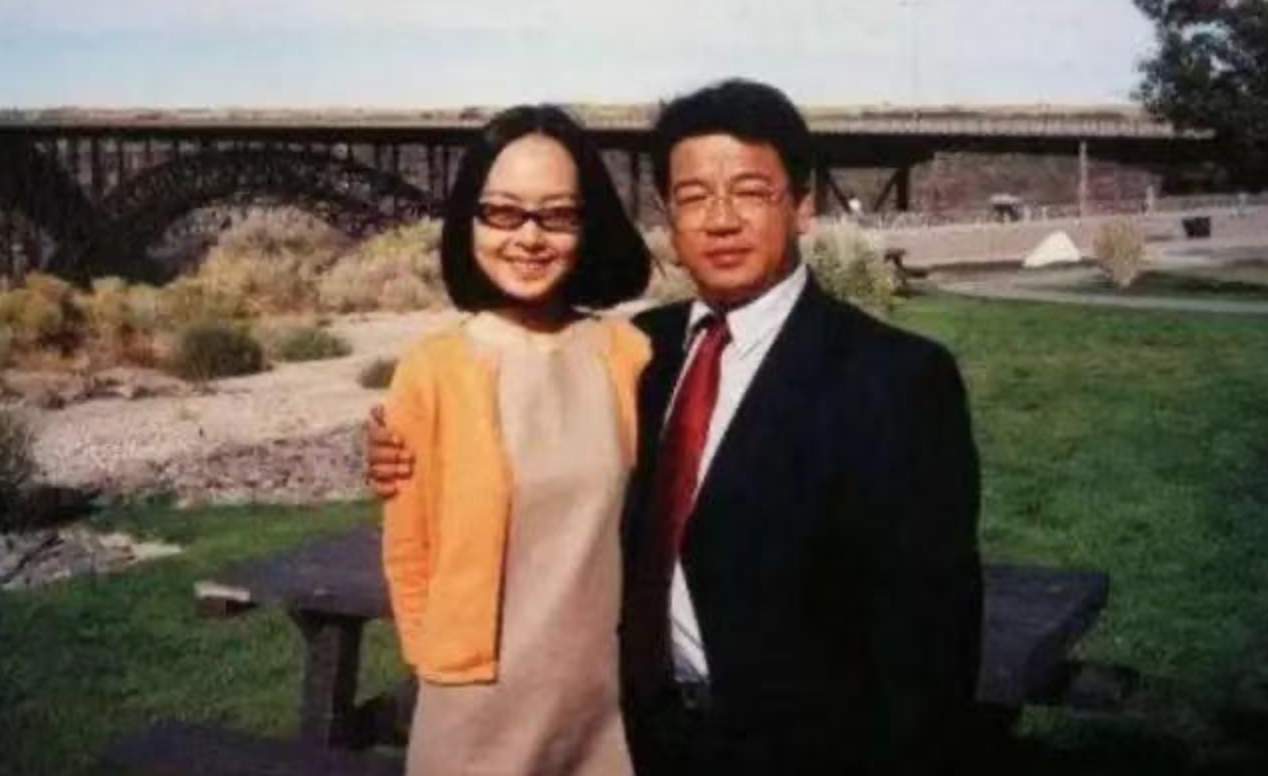她二婚嫁初戀！為保持「80斤身材」只吃10粒米　49歲稱「沒空生孩子」：我晚熟