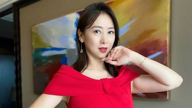 比媽媽更美！半百凍齡女神「合體14歲愛女」破身世傳聞　「超仙美貌曝光」大勝她風韻猶存