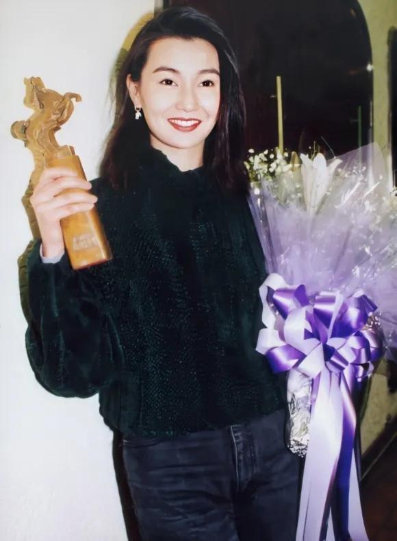 30年愛了11個男人！她割愛梁朝偉後「多次遇渣男」被騙千萬　57歲「與愛犬為伴」住平民區