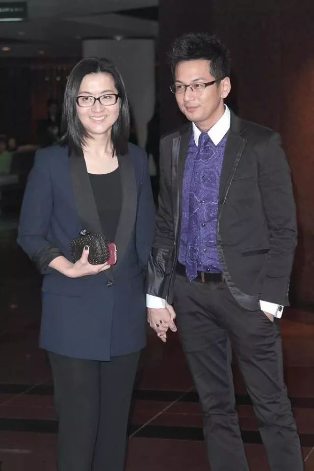 身價50億駙馬爺！男星「甘當27年綠葉」最謝豪門妻不離棄　婚後低調「夫妻專買打折商品」五口平淡生活