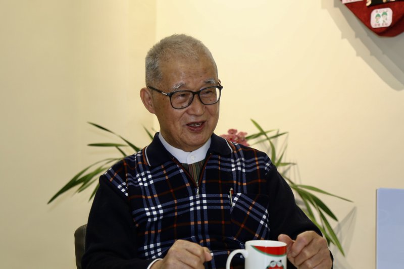 感恩孝順不用外包！聖人院長淚謝「弟弟長照老母30年」送媽媽百歲圓滿　「3兄妹分工尊親」：是恩人也是孝子