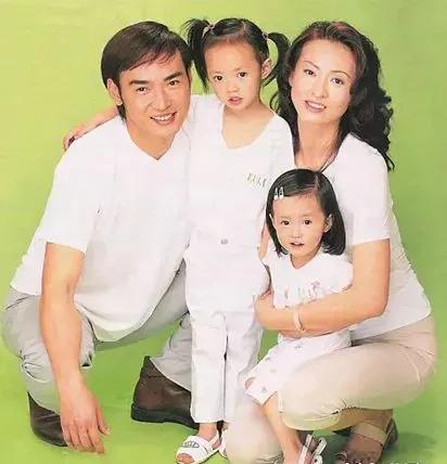 被逼和52歲富婆拍吻戲！妻子泳池出軌偷情被抓　 二婚「6年無性無愛」：別心疼他