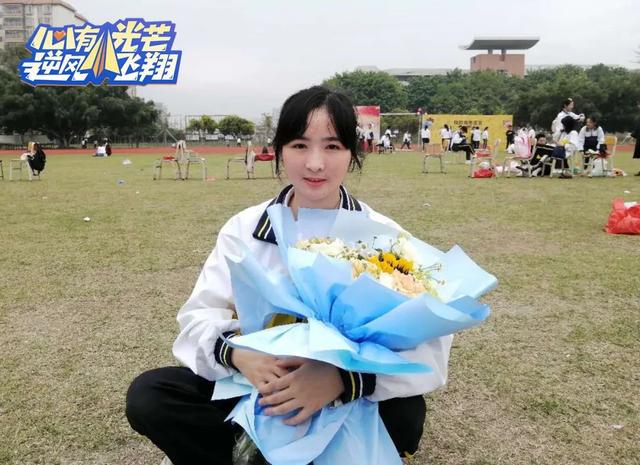 被迫靠自己！親人接連離開「她高一又失去唯一至親」　強忍孤獨「19歲現況超勵志」淚喊：我要為自己人生負責