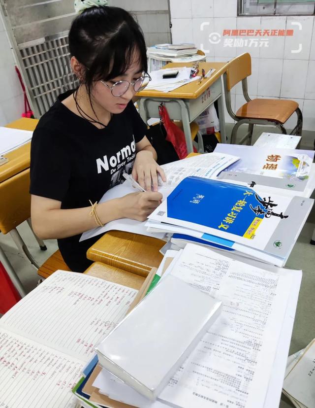 被迫靠自己！親人接連離開「她高一又失去唯一至親」　強忍孤獨「19歲現況超勵志」淚喊：我要為自己人生負責