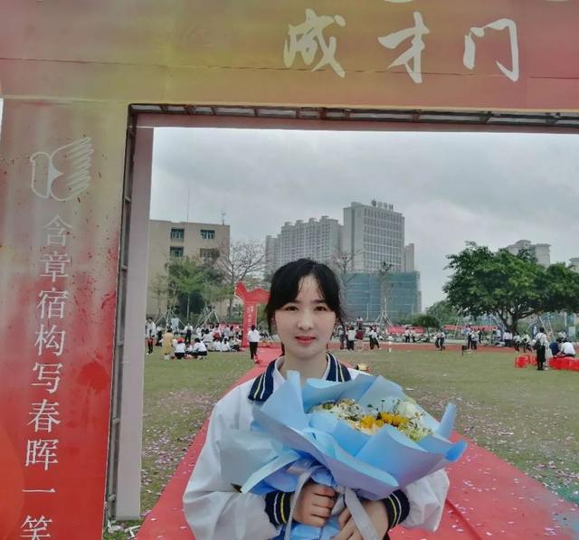 被迫靠自己！親人接連離開「她高一又失去唯一至親」　強忍孤獨「19歲現況超勵志」淚喊：我要為自己人生負責
