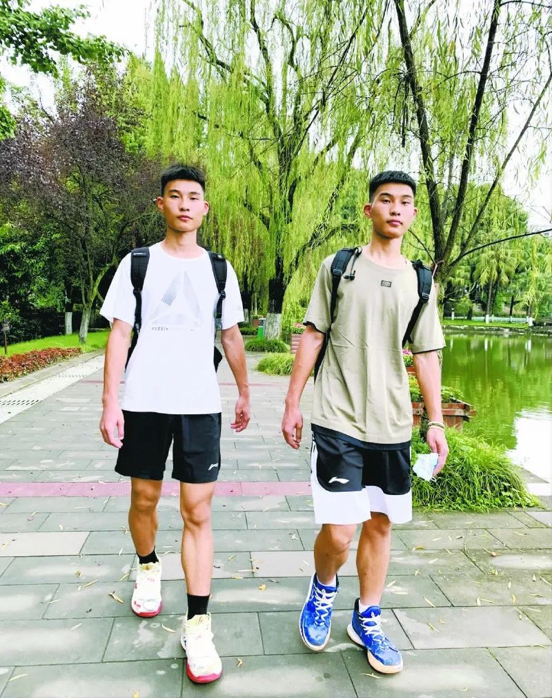 連人生都複製！雙胞胎兄弟「考上同間大學」連分數都一樣　「意外得知錄取同科系」像到眾人分不清