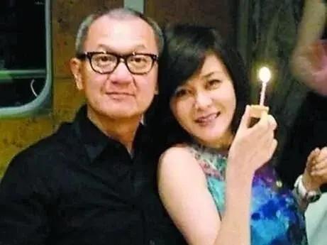 小11歲弟弟近照超帥！幼時玩火險喪命「被關之琳救出」　姐姐59歲仍單身「有望得20億財產」