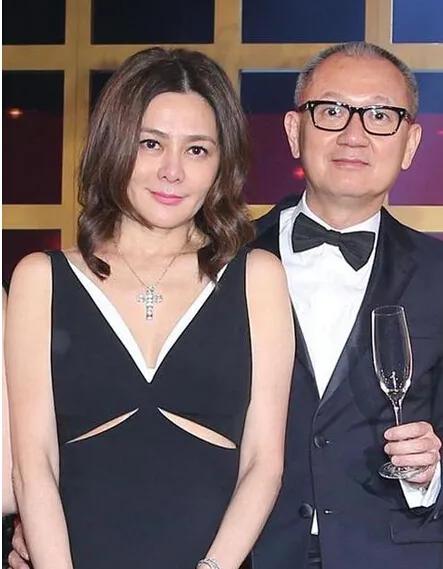 小11歲弟弟近照超帥！幼時玩火險喪命「被關之琳救出」　姐姐59歲仍單身「有望得20億財產」
