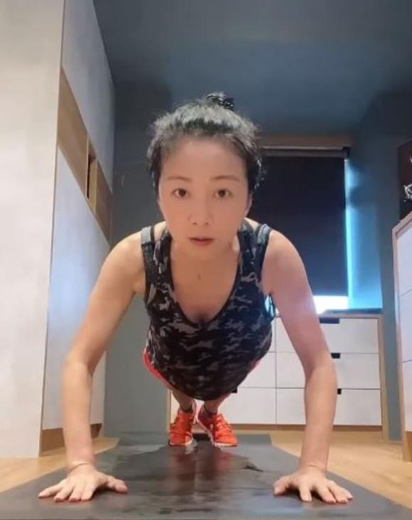 離婚後孤單嗎？方文琳深夜「6字道盡15年心聲」　自認「臉皮厚一點又怎樣」網讚翻：另一種境界
