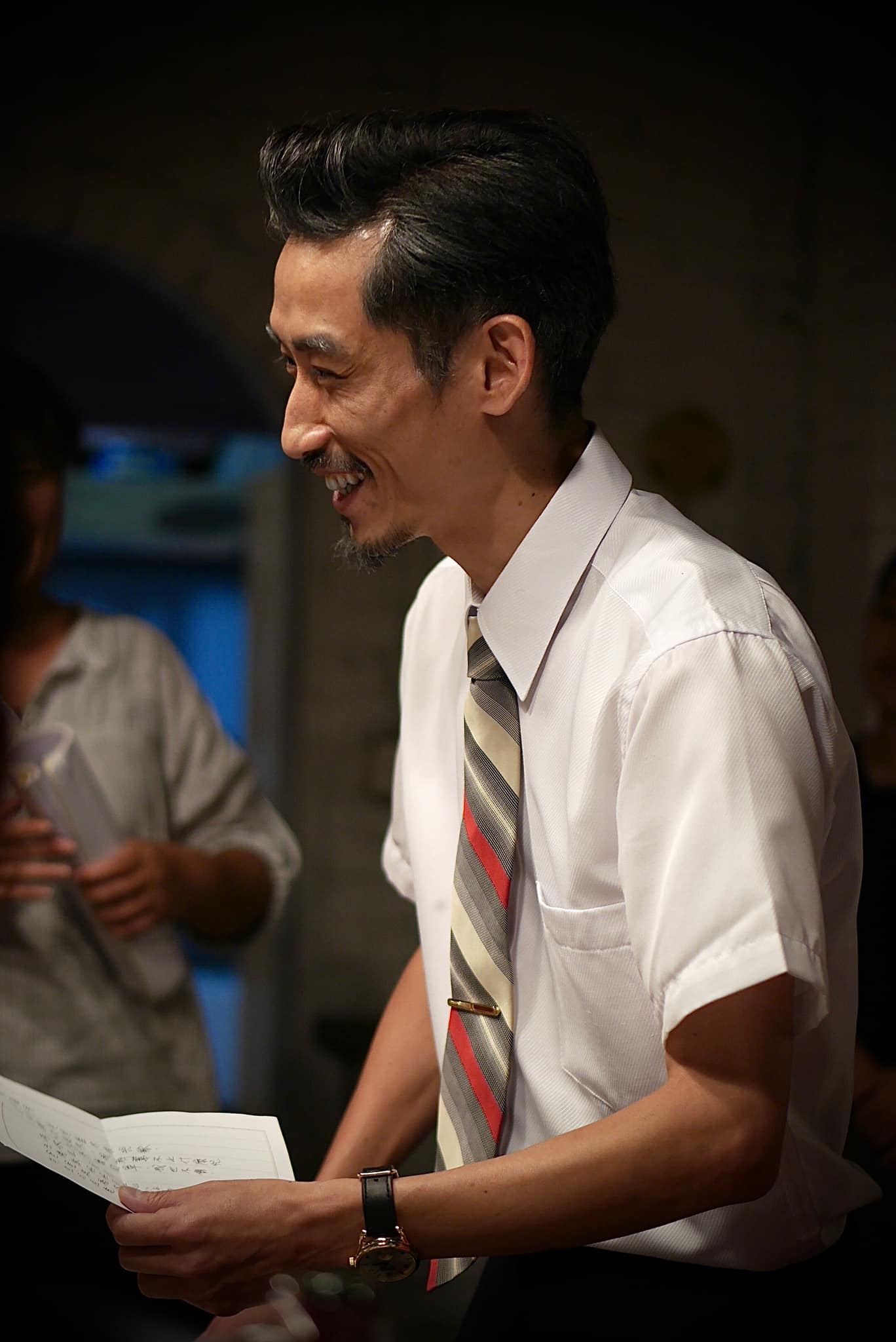 年收入只有10萬！陳竹昇「27歲立志當演員」最窮只剩100元　「靠第二專長熬過」拚30年終於翻身