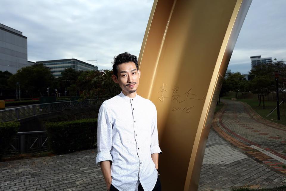 年收入只有10萬！陳竹昇「27歲立志當演員」最窮只剩100元　「靠第二專長熬過」拚30年終於翻身