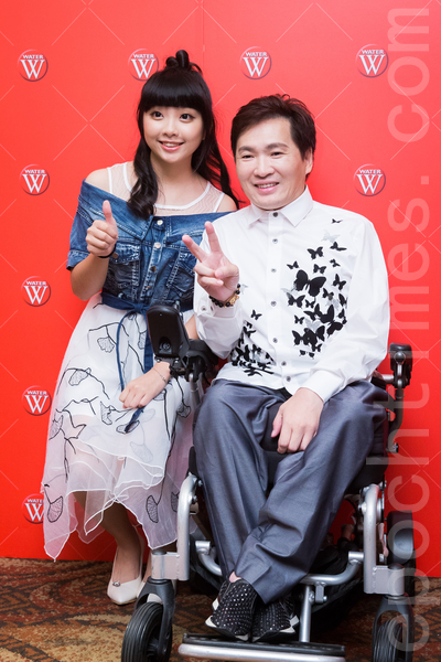 關關難過關關過！蔡義德「圓了55年夢想」坐輪椅攻頂合歡山　看到登頂美景「他感動到哭」：每一步都驚險萬分
