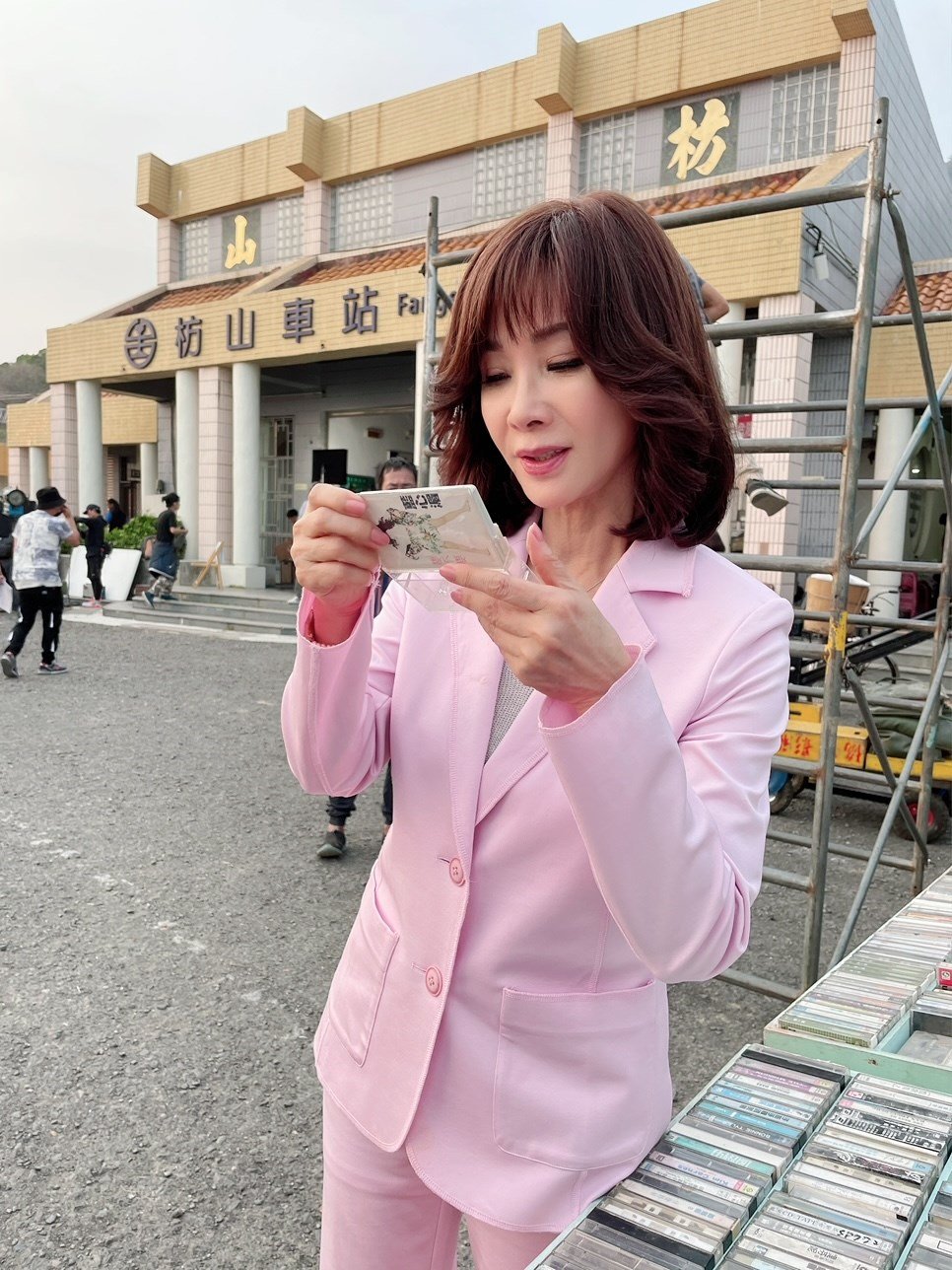 難忘蔡小虎半夜送麵情！陳美鳳笑揭「他私下愛撒嬌嘴好甜」真性情曝光　「30年前早奠定緣分」甜喊：鳳鳳等你