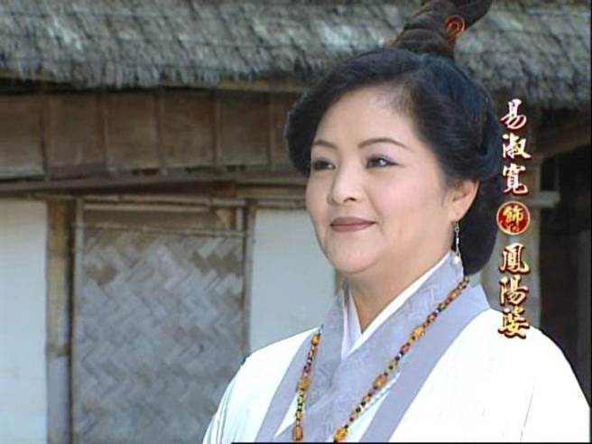 義氣相挺！資深女星大方「借好友百萬」有去無回　15年後「對方突回來」她一看感動哭了