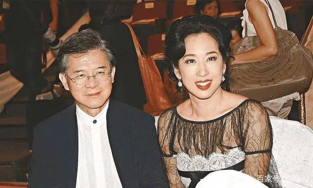 19歲獲香港小姐！47歲凈身出戶「50歲再入豪門」分得23億財產　是母親一句話「給她底氣」