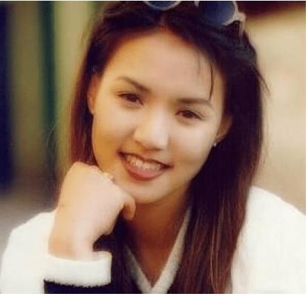 曾一曲成名！29歲嫁「金利來太子」41歲遭背叛搬出豪門　48歲「獨自養2子」重新復出