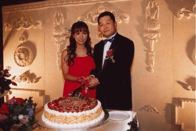 曾一曲成名！29歲嫁「金利來太子」41歲遭背叛搬出豪門　48歲「獨自養2子」重新復出