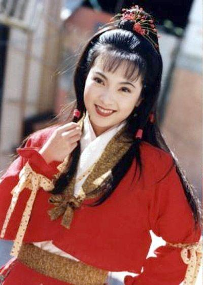 被稱最美郭芙！29歲嫁入豪門「36歲迷倒80億太子爺」　2度豪門夢碎「50歲近照臉變形」顯落魄