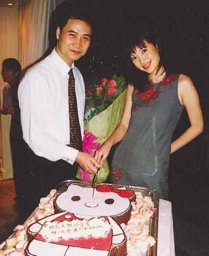 被稱最美郭芙！29歲嫁入豪門「36歲迷倒80億太子爺」　2度豪門夢碎「50歲近照臉變形」顯落魄