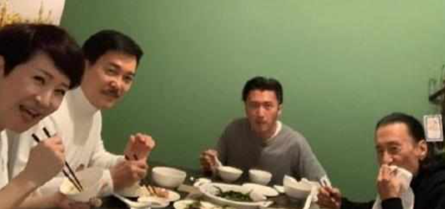 29歲生謝霆鋒！狄波拉離婚後與謝賢「變更親近」　不避嫌「當眾親吻」現任丈夫為何能忍？