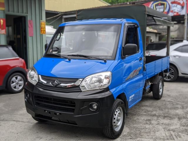 長知識了！他好奇發財小貨車「為什麼都是藍色？」　專家出面解答「原來大有用處」：其它顏色辦不到