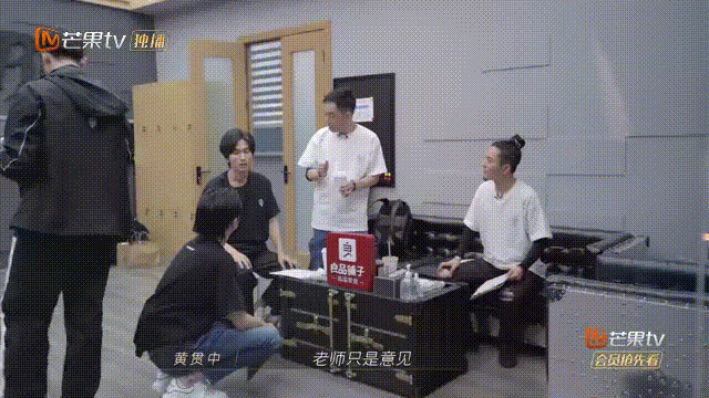 被家暴長大險弒父！因丟狗與朱茵結緣「寵妻20年」　57歲黃貫中「沉寂半生」終翻紅