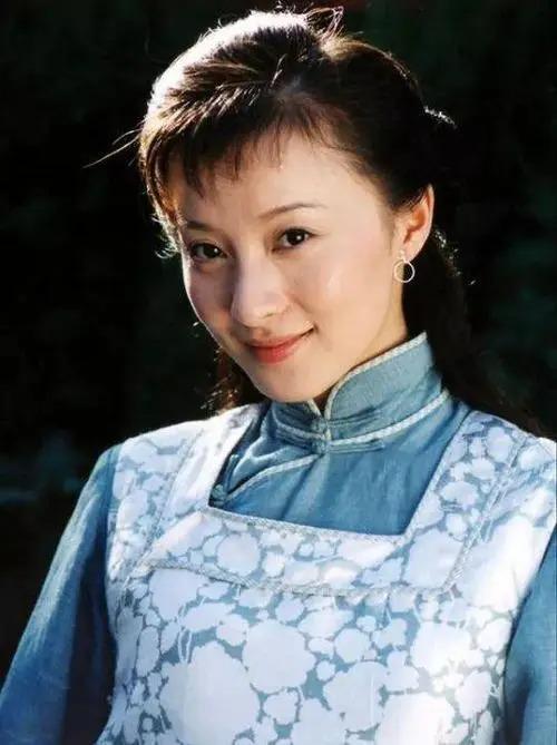 瓊瑤劇「可雲」！當紅時隱退「嫁大7歲老公」　46歲和「17歲女兒似姐妹」保養超好