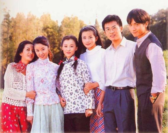 瓊瑤劇「可雲」！當紅時隱退「嫁大7歲老公」　46歲和「17歲女兒似姐妹」保養超好