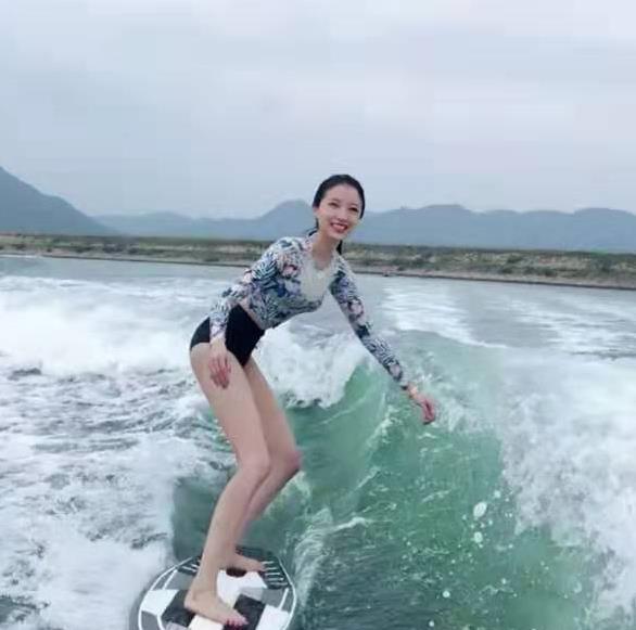 差點當上賭王兒媳？「金融女神」遭何猷亨背叛　後嫁才子「不甘現狀」奪閨蜜之夫