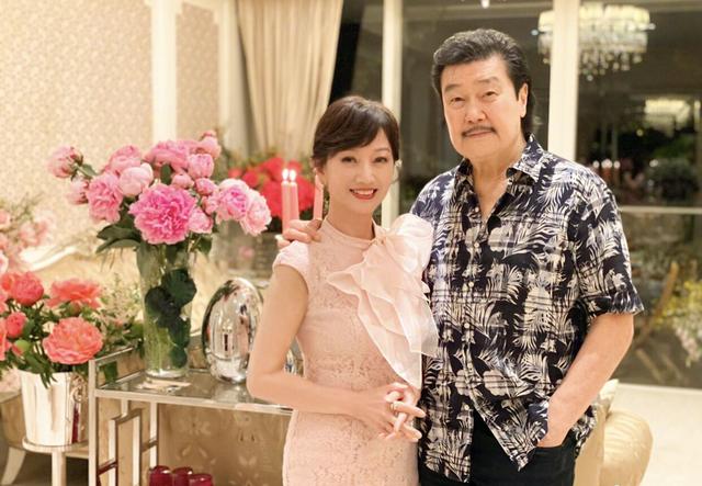 68歲逆齡像34歲！最美女星罕開金嗓「根本吃了防腐劑」　「一身仙氣飄飄」美貌震撼全網