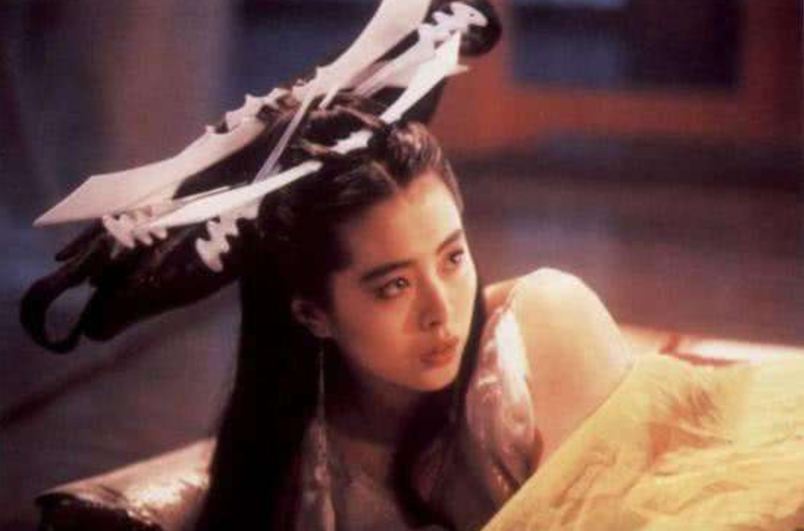 王祖賢30年前舊照被扒！「背後不起眼群演」成如今當紅巨星　發文感恩「努力有被看到」