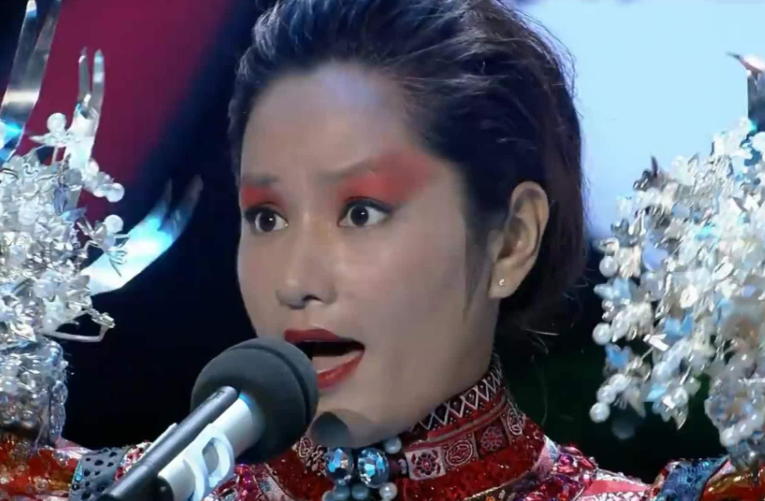 王祖賢30年前舊照被扒！「背後不起眼群演」成如今當紅巨星　發文感恩「努力有被看到」