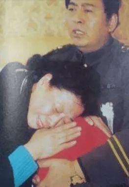 可憐的香妃！26歲爆紅「28歲意外離開」　父親殉職哥哥患絕症辭世「母親現狀惹人憐」