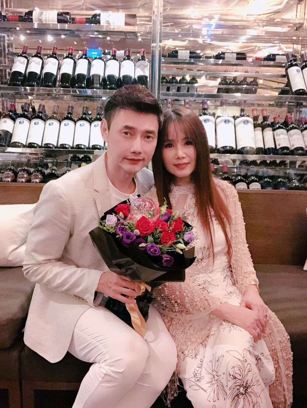 寵妻不手軟！包偉銘慶結婚6年「獻上2克拉鑽戒」套緊愛妻　提前1個月安排「三天兩夜驚喜不斷」她感動到哭