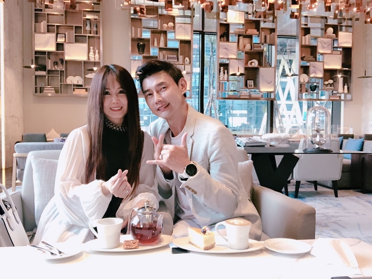 寵妻不手軟！包偉銘慶結婚6年「獻上2克拉鑽戒」套緊愛妻　提前1個月安排「三天兩夜驚喜不斷」她感動到哭