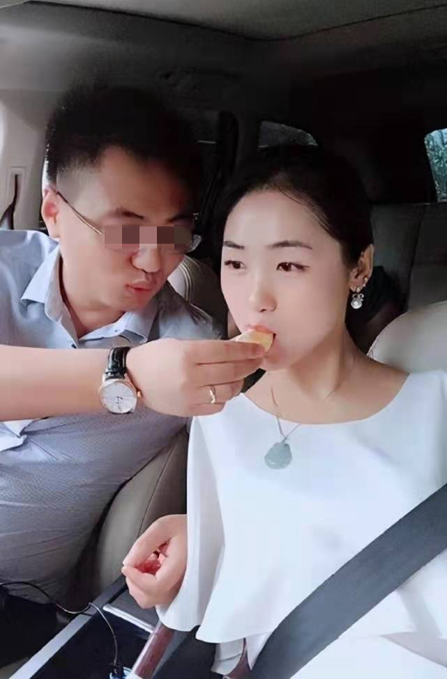 女孩9歲失去雙臂！一度靠乞討為生　用腳學刺繡養全家「逆襲為大老闆」：人生無絕境
