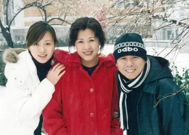 陪住女廁所8年！成名後卻被嫌「是糟糠之妻」　設局2年「讓丈夫醒悟」含淚改過